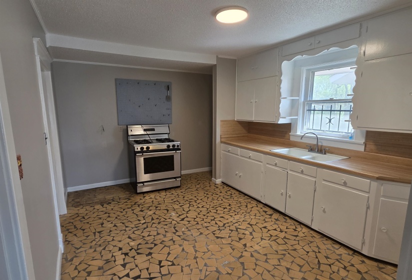 1404 CAMERON ST, Memphis, Tennessee 38106, 3 Bedroom Bedrooms, 6 Room Rooms,2 BathroomBathrooms,Rental Properties,For Sale,CAMERON,0,10229564
