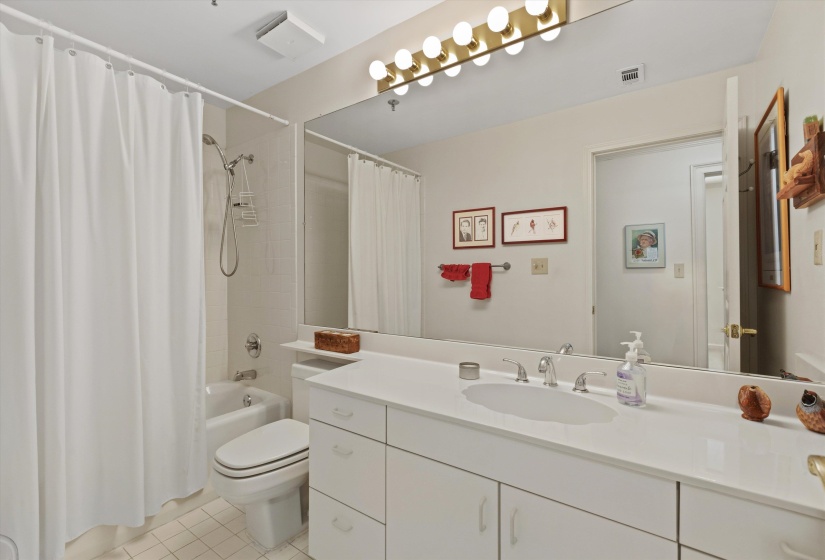 405 PERKINS RD, Memphis, Tennessee 38117, 2 Bedroom Bedrooms, 2 Room Rooms,2 BathroomBathrooms,Residential,For Sale,PERKINS,0,10229316