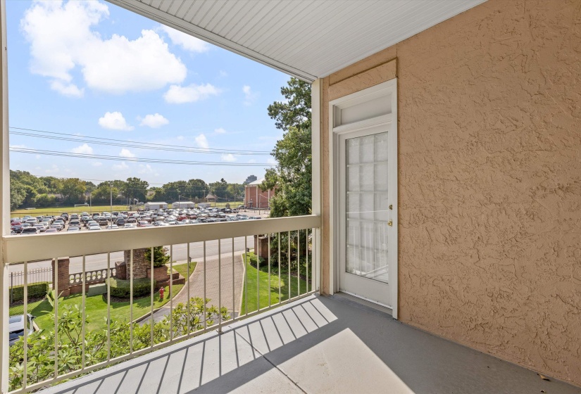 405 PERKINS RD, Memphis, Tennessee 38117, 2 Bedroom Bedrooms, 2 Room Rooms,2 BathroomBathrooms,Residential,For Sale,PERKINS,0,10229316