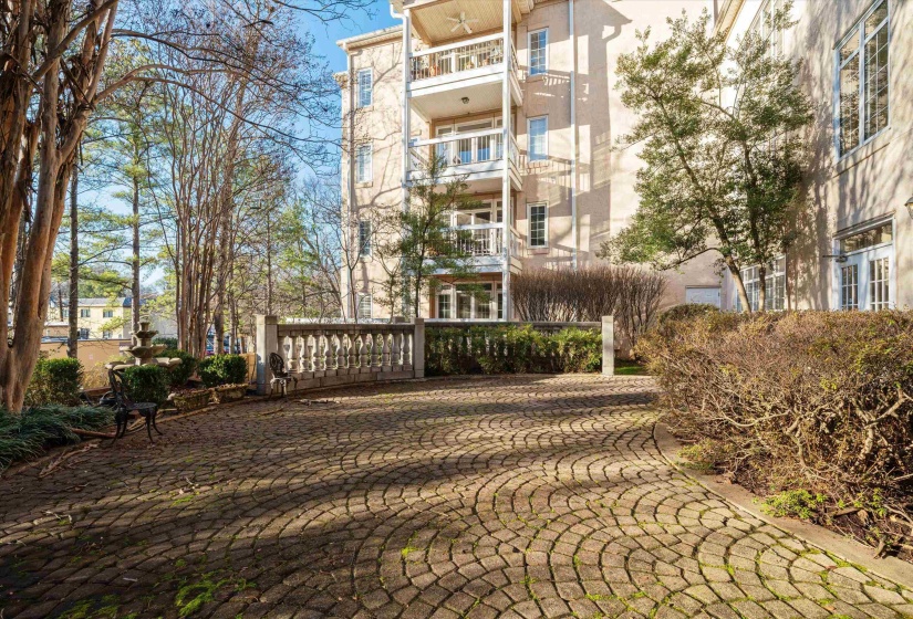 405 PERKINS RD, Memphis, Tennessee 38117, 2 Bedroom Bedrooms, 2 Room Rooms,2 BathroomBathrooms,Residential,For Sale,PERKINS,0,10229316