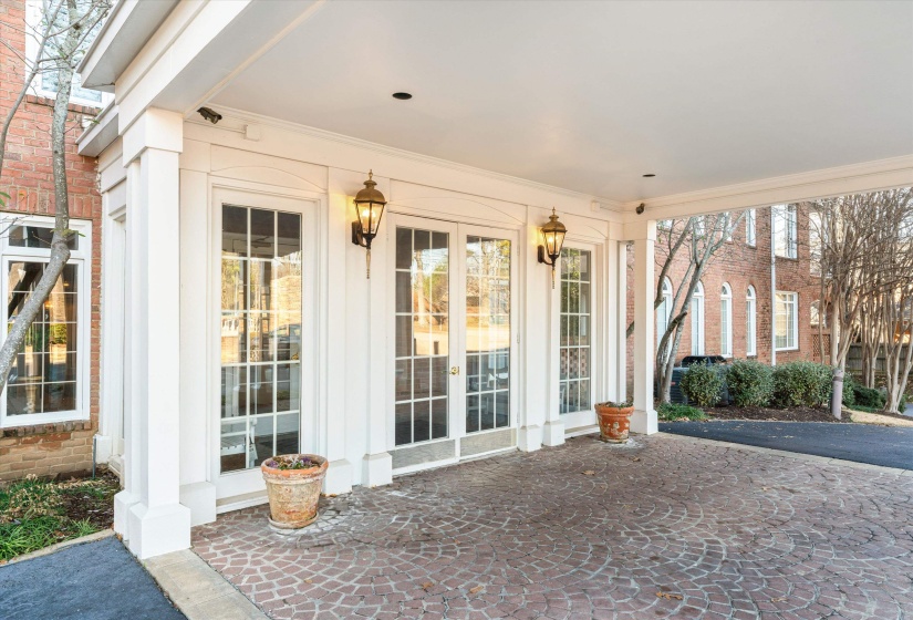 405 PERKINS RD, Memphis, Tennessee 38117, 2 Bedroom Bedrooms, 2 Room Rooms,2 BathroomBathrooms,Residential,For Sale,PERKINS,0,10229316