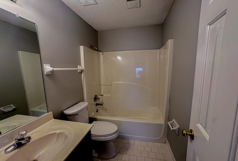 4198 MEADOW VALLEY DR, Memphis, Tennessee 38141, 3 Bedroom Bedrooms, 3 Room Rooms,2 BathroomBathrooms,Residential,For Sale,MEADOW VALLEY,0,10229428