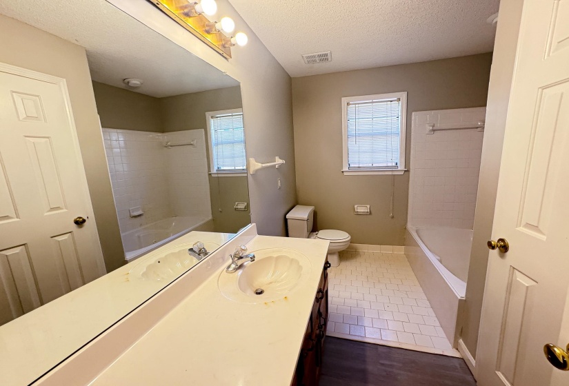 4198 MEADOW VALLEY DR, Memphis, Tennessee 38141, 3 Bedroom Bedrooms, 3 Room Rooms,2 BathroomBathrooms,Residential,For Sale,MEADOW VALLEY,0,10229428