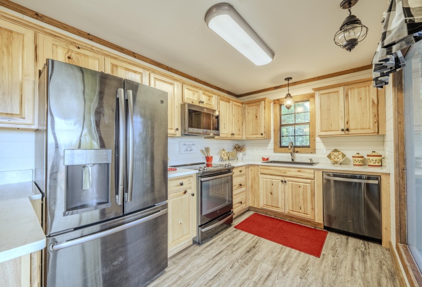 649 NARROWS LN, Counce, Tennessee 38326, 3 Bedroom Bedrooms, 8 Room Rooms,2 BathroomBathrooms,Residential,For Sale,NARROWS,0,10229539