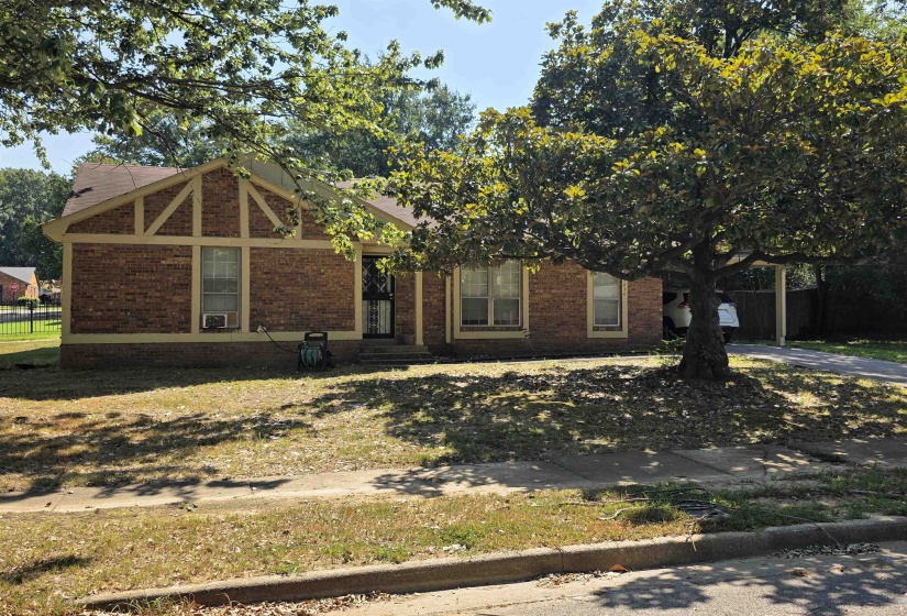 3830 DAGMAR ST, Memphis, Tennessee 38128, 3 Bedroom Bedrooms, 7 Room Rooms,1.1 BathroomBathrooms,Residential,For Sale,DAGMAR,0,10229544