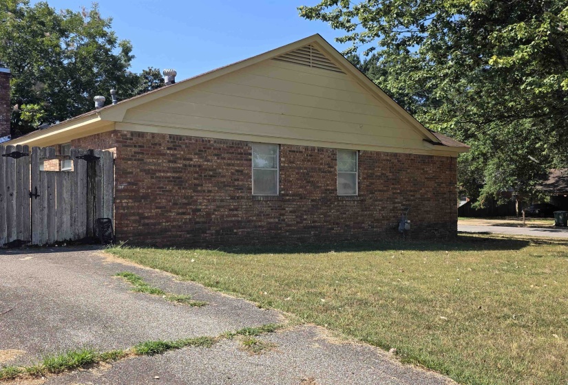 3830 DAGMAR ST, Memphis, Tennessee 38128, 3 Bedroom Bedrooms, 7 Room Rooms,1.1 BathroomBathrooms,Residential,For Sale,DAGMAR,0,10229544