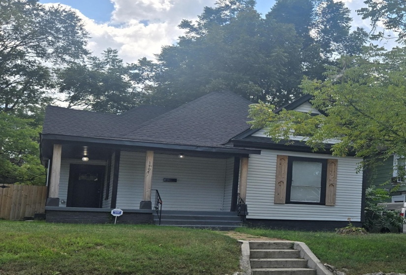 1707 NELSON AVE, Memphis, Tennessee 38114, 3 Bedroom Bedrooms, 7 Room Rooms,2 BathroomBathrooms,Residential,For Sale,NELSON,0,10229562