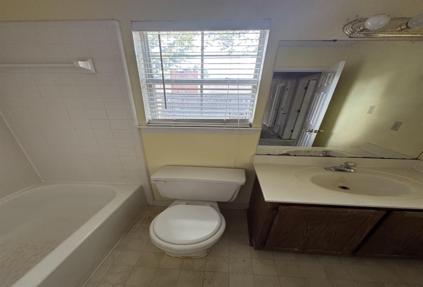 2524 LAURELCREST DR, Memphis, Tennessee 38133, 3 Bedroom Bedrooms, 5 Room Rooms,2 BathroomBathrooms,Residential,For Sale,LAURELCREST,0,10229563