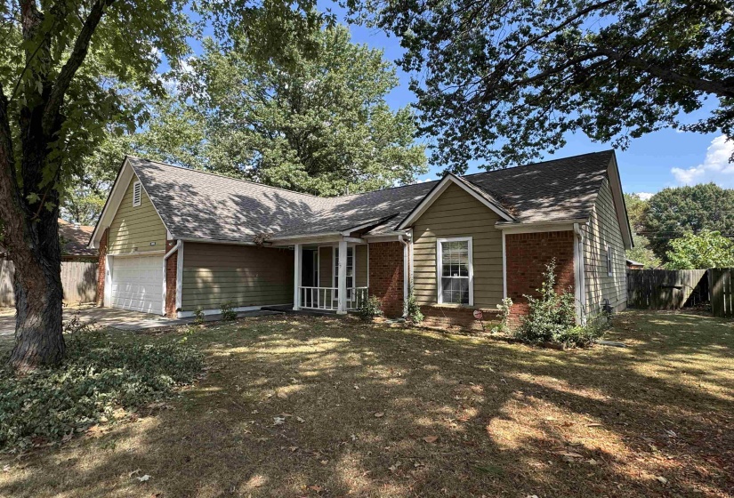 2524 LAURELCREST DR, Memphis, Tennessee 38133, 3 Bedroom Bedrooms, 5 Room Rooms,2 BathroomBathrooms,Residential,For Sale,LAURELCREST,0,10229563