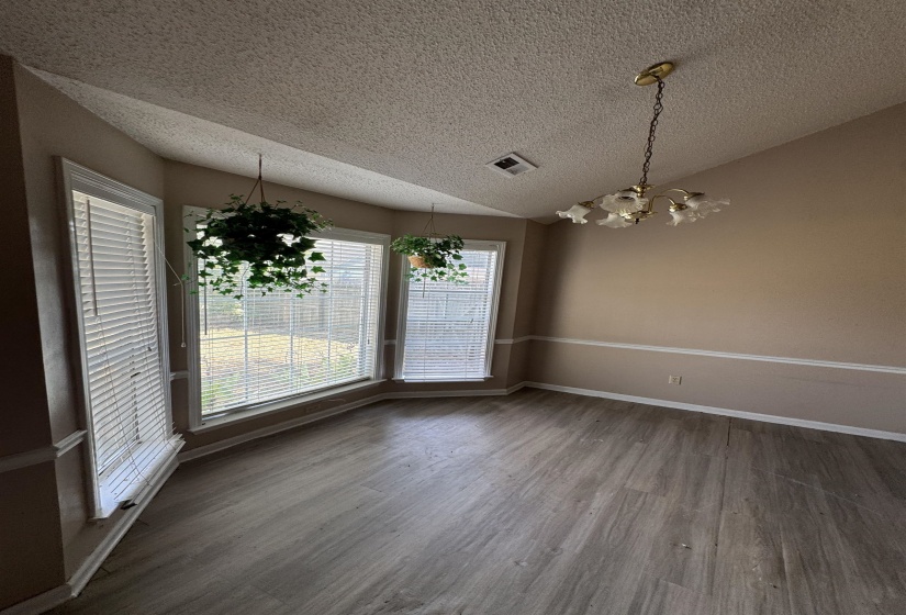 2524 LAURELCREST DR, Memphis, Tennessee 38133, 3 Bedroom Bedrooms, 5 Room Rooms,2 BathroomBathrooms,Residential,For Sale,LAURELCREST,0,10229563