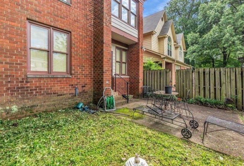 1514 GRANVILLE LN, Memphis, Tennessee 38104, 3 Bedroom Bedrooms, 6 Room Rooms,2.1 BathroomBathrooms,Residential,For Sale,GRANVILLE,0,10229570