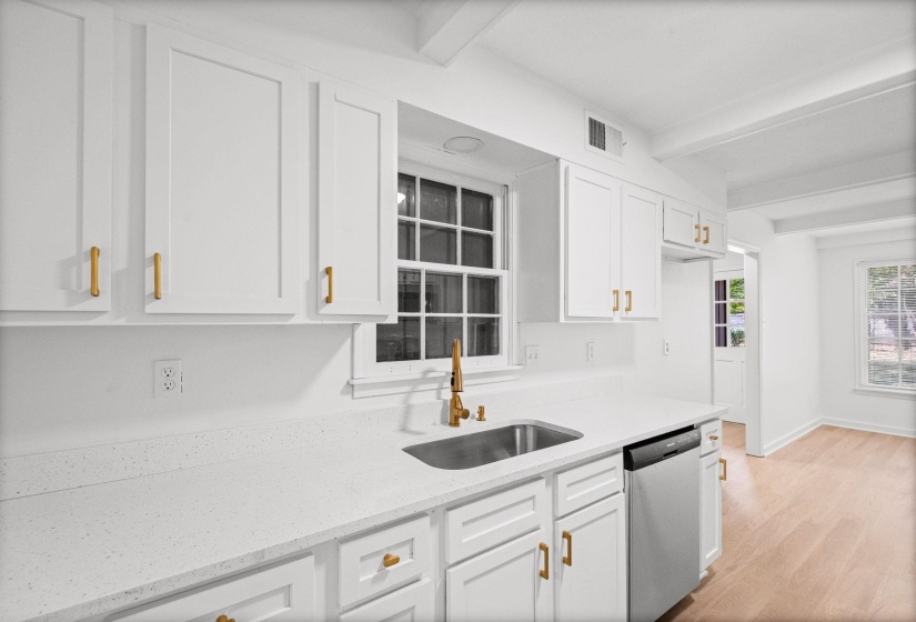 3085 CIRCLE GATE DR, Germantown, Tennessee 38138, 4 Bedroom Bedrooms, 8 Room Rooms,3 BathroomBathrooms,Residential,For Sale,CIRCLE GATE,0,10229571