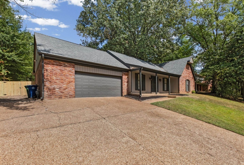 3085 CIRCLE GATE DR, Germantown, Tennessee 38138, 4 Bedroom Bedrooms, 8 Room Rooms,3 BathroomBathrooms,Residential,For Sale,CIRCLE GATE,0,10229571