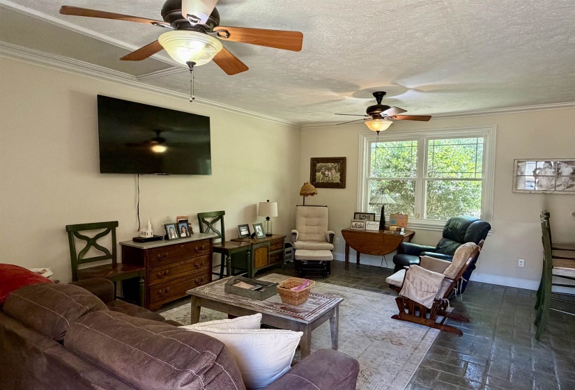 835 TWIN VIEW CIR, Selmer, Tennessee 38375-6018, 3 Bedroom Bedrooms, 12 Room Rooms,4 BathroomBathrooms,Residential,For Sale,TWIN VIEW,0,10229573