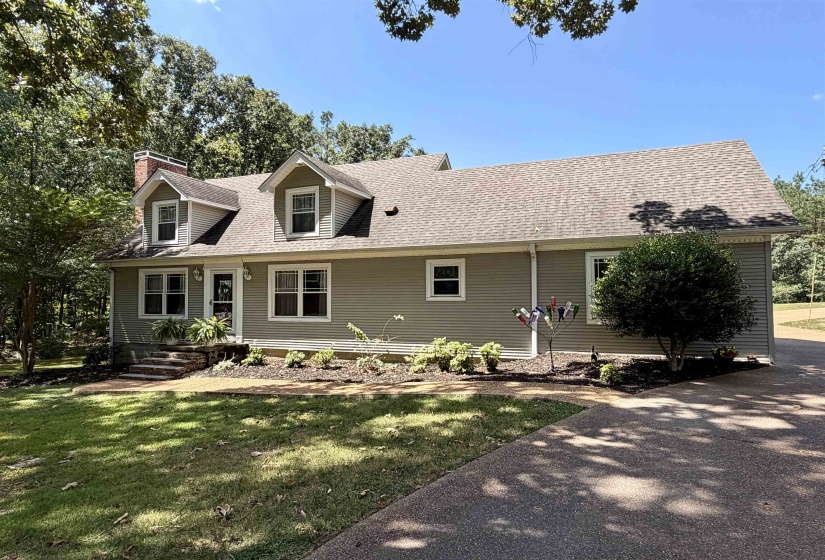 835 TWIN VIEW CIR, Selmer, Tennessee 38375-6018, 3 Bedroom Bedrooms, 12 Room Rooms,4 BathroomBathrooms,Residential,For Sale,TWIN VIEW,0,10229573