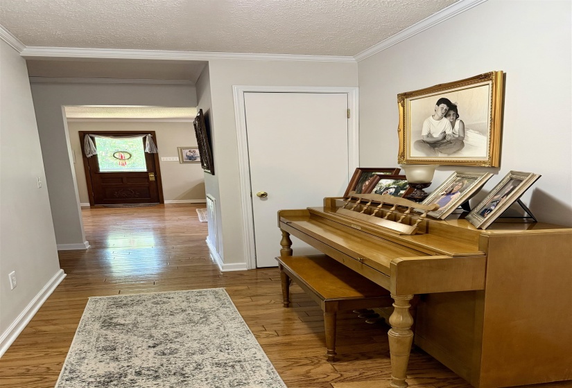 835 TWIN VIEW CIR, Selmer, Tennessee 38375-6018, 3 Bedroom Bedrooms, 12 Room Rooms,4 BathroomBathrooms,Residential,For Sale,TWIN VIEW,0,10229573