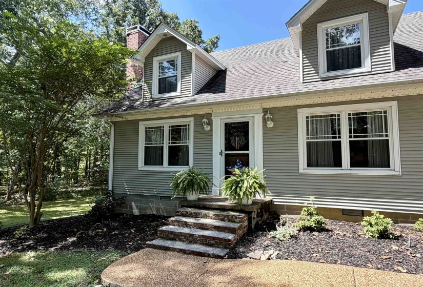 835 TWIN VIEW CIR, Selmer, Tennessee 38375-6018, 3 Bedroom Bedrooms, 12 Room Rooms,4 BathroomBathrooms,Residential,For Sale,TWIN VIEW,0,10229573