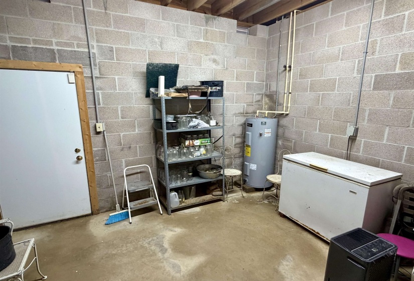 835 TWIN VIEW CIR, Selmer, Tennessee 38375-6018, 3 Bedroom Bedrooms, 12 Room Rooms,4 BathroomBathrooms,Residential,For Sale,TWIN VIEW,0,10229573
