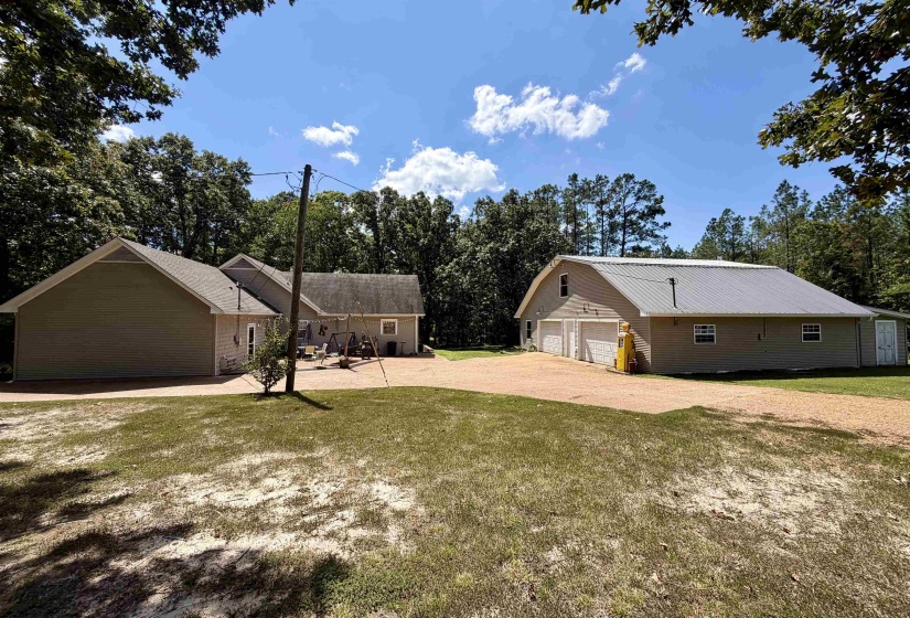835 TWIN VIEW CIR, Selmer, Tennessee 38375-6018, 3 Bedroom Bedrooms, 12 Room Rooms,4 BathroomBathrooms,Residential,For Sale,TWIN VIEW,0,10229573