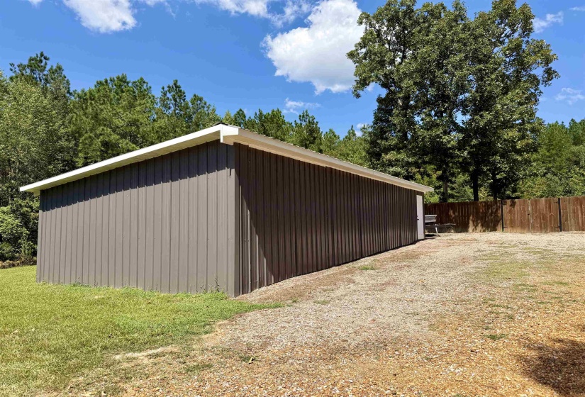 835 TWIN VIEW CIR, Selmer, Tennessee 38375-6018, 3 Bedroom Bedrooms, 12 Room Rooms,4 BathroomBathrooms,Residential,For Sale,TWIN VIEW,0,10229573