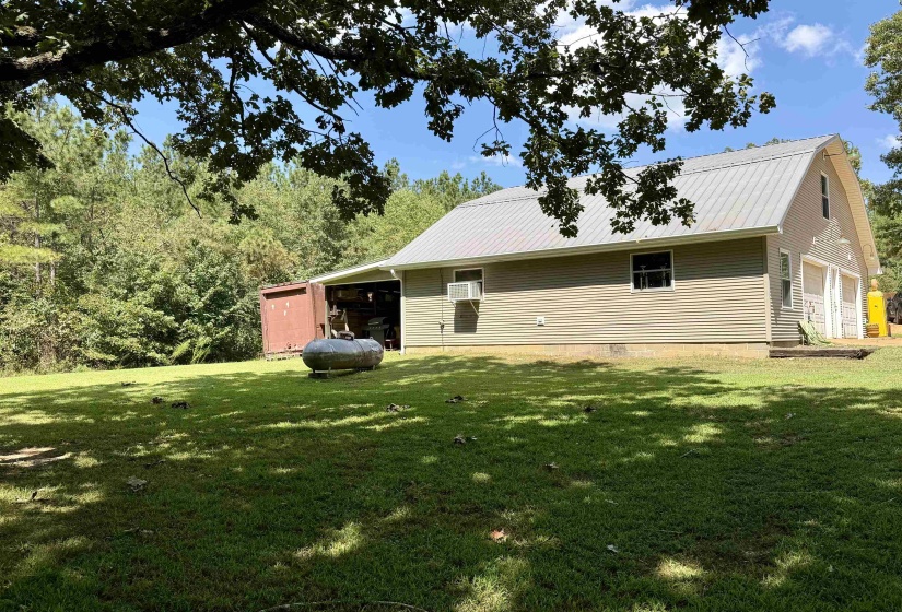 835 TWIN VIEW CIR, Selmer, Tennessee 38375-6018, 3 Bedroom Bedrooms, 12 Room Rooms,4 BathroomBathrooms,Residential,For Sale,TWIN VIEW,0,10229573
