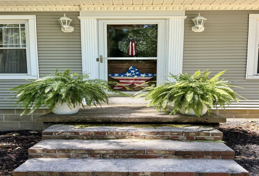 835 TWIN VIEW CIR, Selmer, Tennessee 38375-6018, 3 Bedroom Bedrooms, 12 Room Rooms,4 BathroomBathrooms,Residential,For Sale,TWIN VIEW,0,10229573