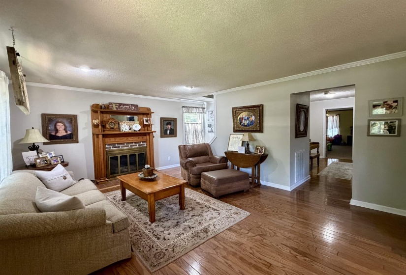 835 TWIN VIEW CIR, Selmer, Tennessee 38375-6018, 3 Bedroom Bedrooms, 12 Room Rooms,4 BathroomBathrooms,Residential,For Sale,TWIN VIEW,0,10229573