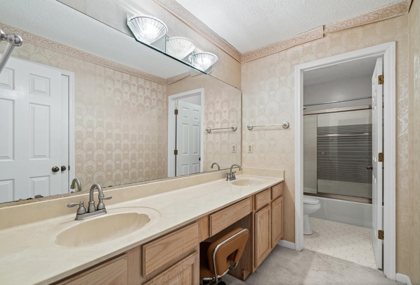 2956 HONEY TREE DR, Germantown, Tennessee 38138, 4 Bedroom Bedrooms, 8 Room Rooms,3.1 BathroomBathrooms,Residential,For Sale,HONEY TREE,0,10229575
