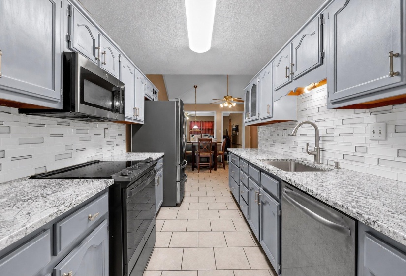 4465 TIPTON CV, Memphis, Tennessee 38125, 4 Bedroom Bedrooms, 9 Room Rooms,2.1 BathroomBathrooms,Residential,For Sale,TIPTON,0,10229577