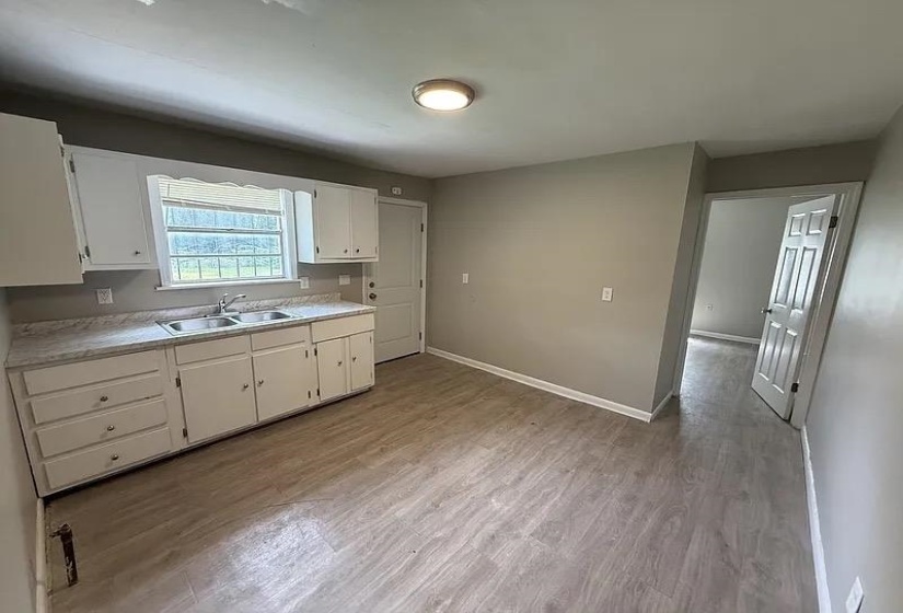 1351 AUSTIN ST, Memphis, Tennessee 38108, 2 Bedroom Bedrooms, 0 ,1 BathroomBathrooms,Duplexes,For Sale,AUSTIN,0,10229607