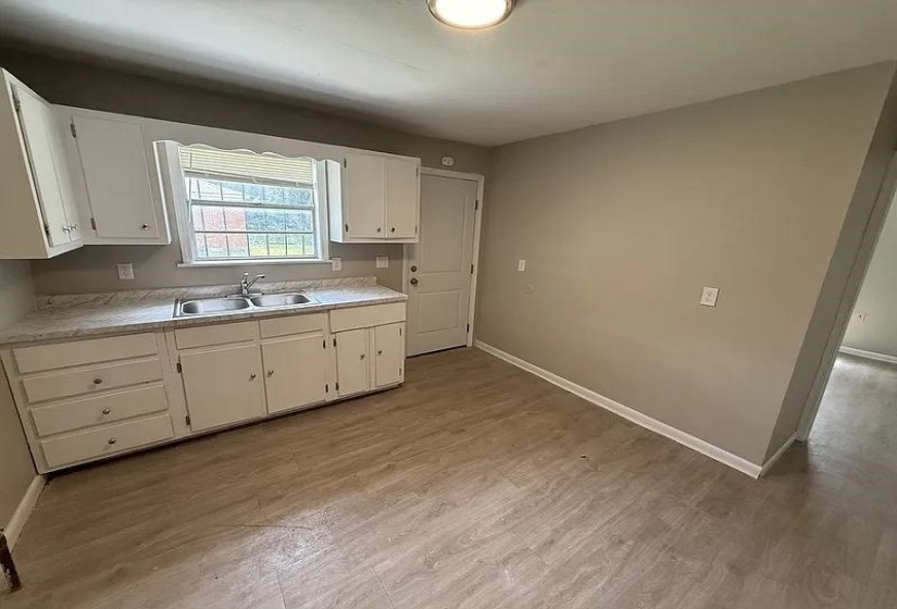 1351 AUSTIN ST, Memphis, Tennessee 38108, 2 Bedroom Bedrooms, 0 ,1 BathroomBathrooms,Duplexes,For Sale,AUSTIN,0,10229607