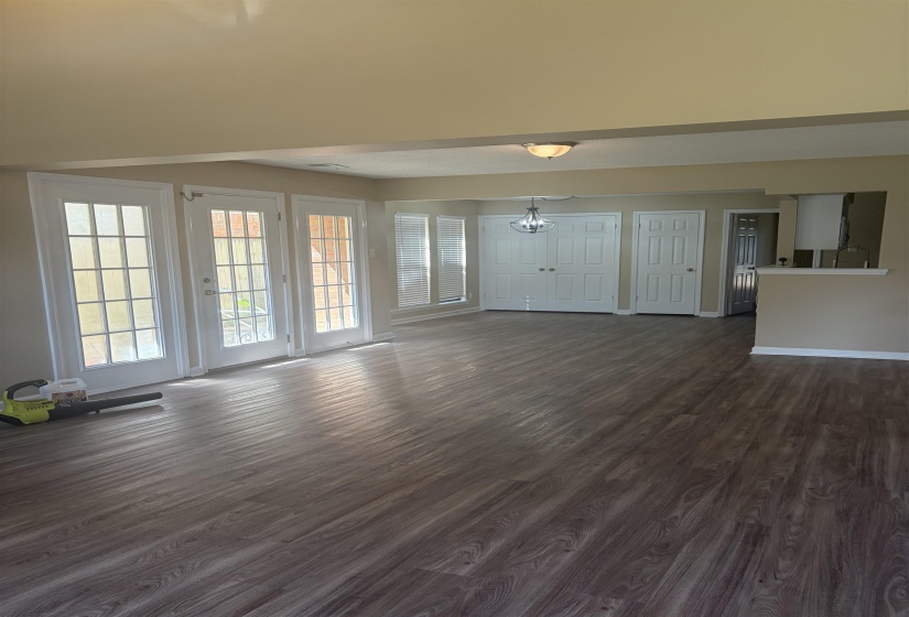 1655 OAKEN BUCKET DR, Memphis, Tennessee 38016, 3 Bedroom Bedrooms, 6 Room Rooms,2 BathroomBathrooms,Rental Properties,For Sale,OAKEN BUCKET,0,10229603