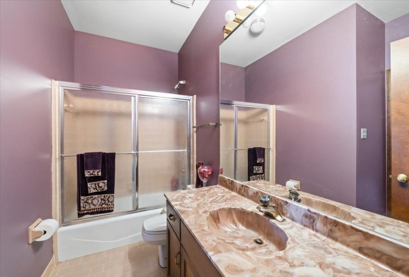 5992 MANOR CV, Memphis, Tennessee 38120, 6 Bedroom Bedrooms, 12 Room Rooms,4 BathroomBathrooms,Residential,For Sale,MANOR,0,10220862