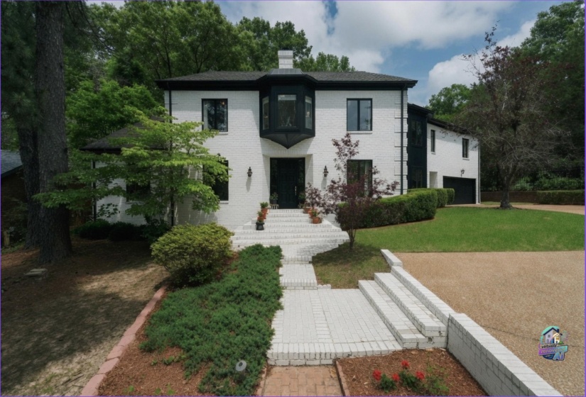 5992 MANOR CV, Memphis, Tennessee 38120, 6 Bedroom Bedrooms, 12 Room Rooms,4 BathroomBathrooms,Residential,For Sale,MANOR,0,10220862