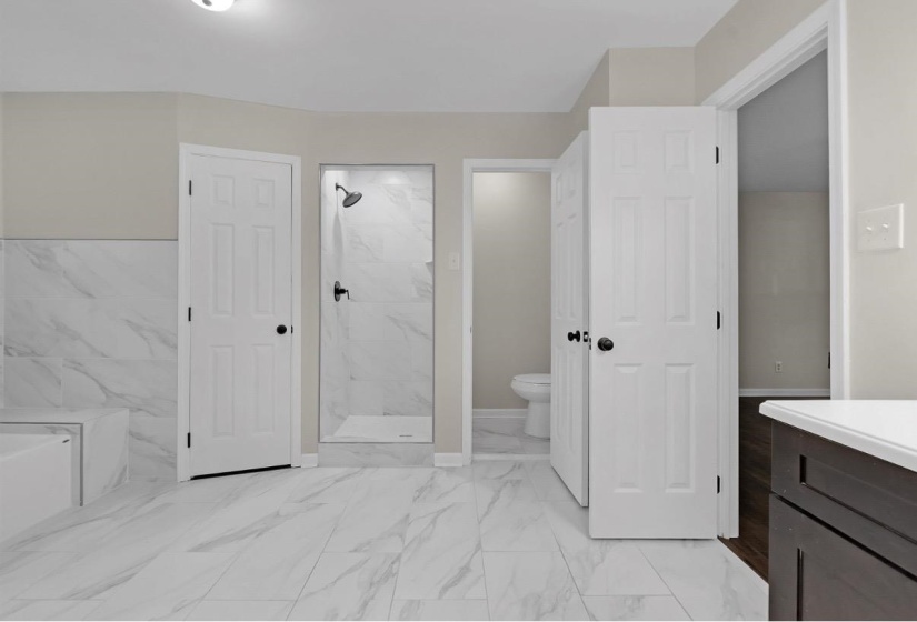 8193 WALNUT CREEK RD, Memphis, Tennessee 38018, 4 Bedroom Bedrooms, 8 Room Rooms,2.1 BathroomBathrooms,Residential,For Sale,WALNUT CREEK,0,10229075
