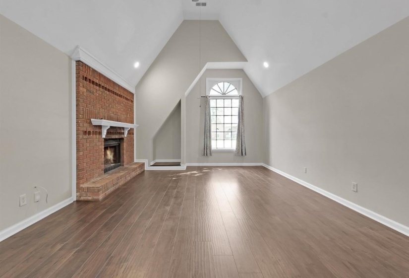8193 WALNUT CREEK RD, Memphis, Tennessee 38018, 4 Bedroom Bedrooms, 8 Room Rooms,2.1 BathroomBathrooms,Residential,For Sale,WALNUT CREEK,0,10229075