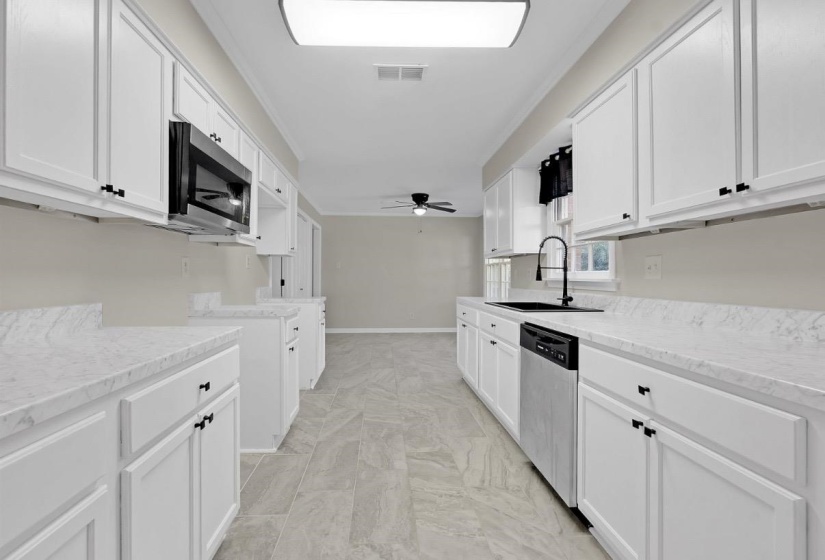 8193 WALNUT CREEK RD, Memphis, Tennessee 38018, 4 Bedroom Bedrooms, 8 Room Rooms,2.1 BathroomBathrooms,Residential,For Sale,WALNUT CREEK,0,10229075