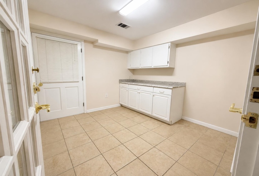4184 LANSFORD DR, Memphis, Tennessee 38128, 5 Bedroom Bedrooms, 10 Room Rooms,3 BathroomBathrooms,Residential,For Sale,LANSFORD,0,10229580