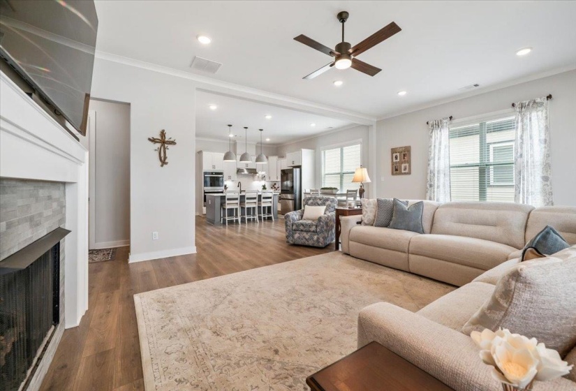 10207 LOUANNE DR, Collierville, Tennessee 38017, 3 Bedroom Bedrooms, 10 Room Rooms,2.1 BathroomBathrooms,Residential,For Sale,LOUANNE,0,10229583