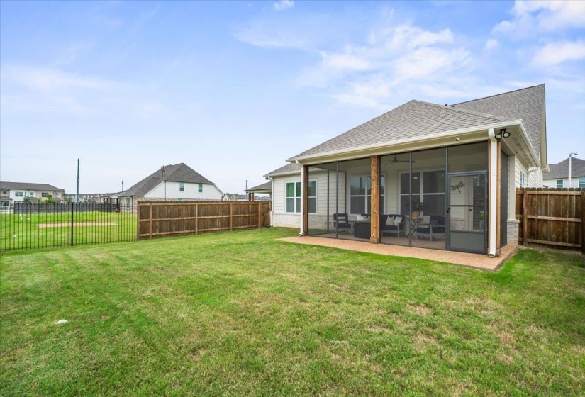 10207 LOUANNE DR, Collierville, Tennessee 38017, 3 Bedroom Bedrooms, 10 Room Rooms,2.1 BathroomBathrooms,Residential,For Sale,LOUANNE,0,10229583