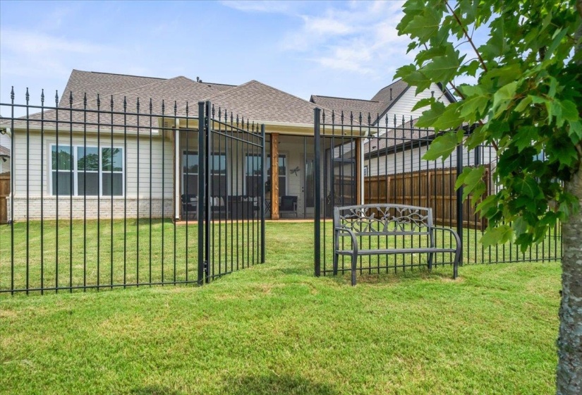 10207 LOUANNE DR, Collierville, Tennessee 38017, 3 Bedroom Bedrooms, 10 Room Rooms,2.1 BathroomBathrooms,Residential,For Sale,LOUANNE,0,10229583