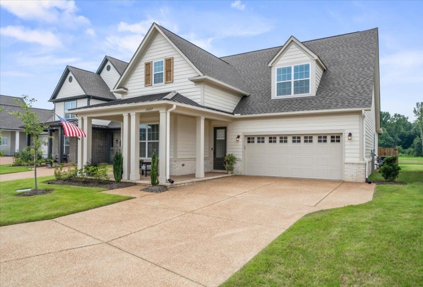 10207 LOUANNE DR, Collierville, Tennessee 38017, 3 Bedroom Bedrooms, 10 Room Rooms,2.1 BathroomBathrooms,Residential,For Sale,LOUANNE,0,10229583