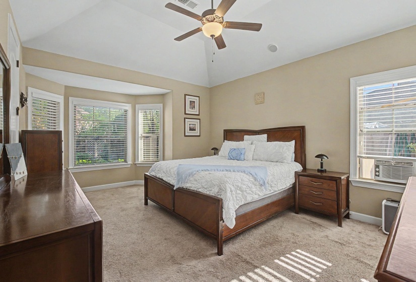 9082 OAKVALE DR, Cordova, Tennessee 38016, 4 Bedroom Bedrooms, 7 Room Rooms,3 BathroomBathrooms,Residential,For Sale,OAKVALE,0,10229587