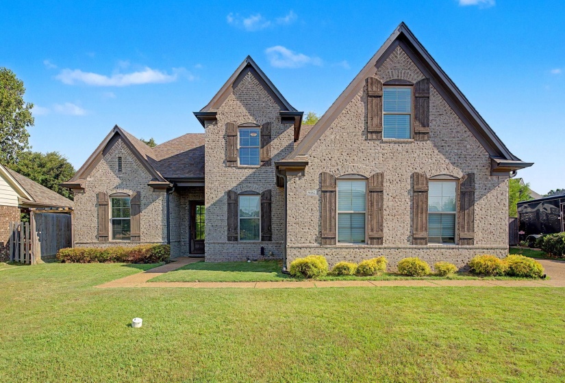 9082 OAKVALE DR, Cordova, Tennessee 38016, 4 Bedroom Bedrooms, 7 Room Rooms,3 BathroomBathrooms,Residential,For Sale,OAKVALE,0,10229587