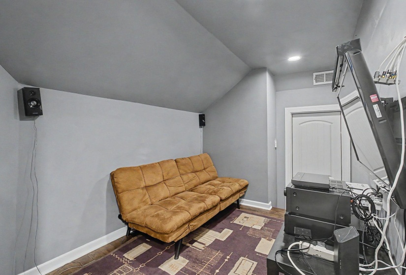 9082 OAKVALE DR, Cordova, Tennessee 38016, 4 Bedroom Bedrooms, 7 Room Rooms,3 BathroomBathrooms,Residential,For Sale,OAKVALE,0,10229587