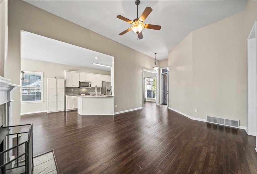 10461 ASHBORO DR, Collierville, Tennessee 38017, 4 Bedroom Bedrooms, 7 Room Rooms,2 BathroomBathrooms,Residential,For Sale,ASHBORO,0,10229589