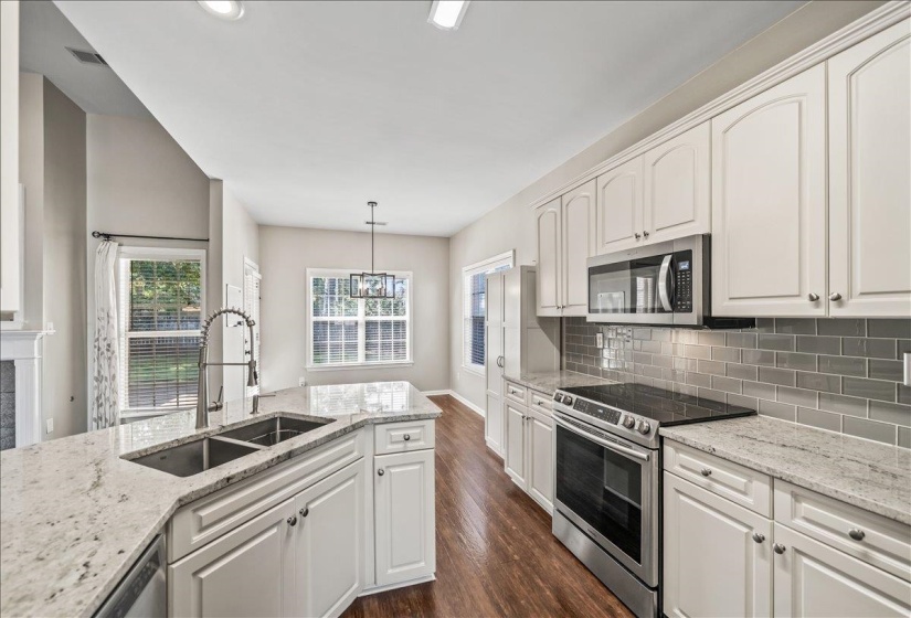 10461 ASHBORO DR, Collierville, Tennessee 38017, 4 Bedroom Bedrooms, 7 Room Rooms,2 BathroomBathrooms,Residential,For Sale,ASHBORO,0,10229589