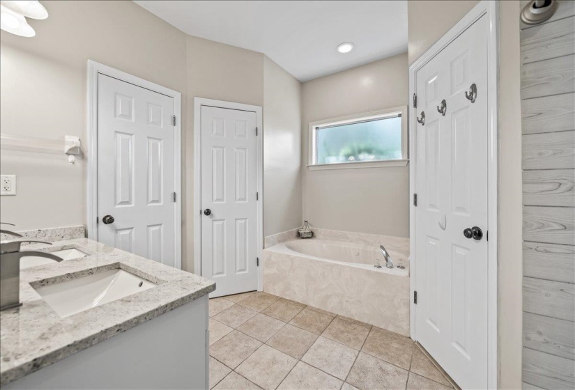 10461 ASHBORO DR, Collierville, Tennessee 38017, 4 Bedroom Bedrooms, 7 Room Rooms,2 BathroomBathrooms,Residential,For Sale,ASHBORO,0,10229589
