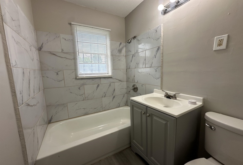 170 BURWOOD DR, Memphis, Tennessee 38109, 3 Bedroom Bedrooms, 6 Room Rooms,1 BathroomBathrooms,Residential,For Sale,BURWOOD,0,10229596