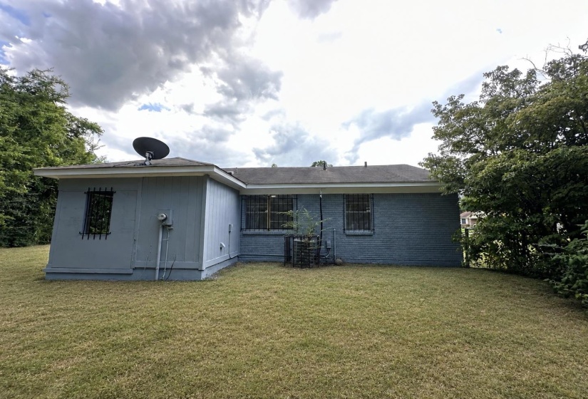 170 BURWOOD DR, Memphis, Tennessee 38109, 3 Bedroom Bedrooms, 6 Room Rooms,1 BathroomBathrooms,Residential,For Sale,BURWOOD,0,10229596